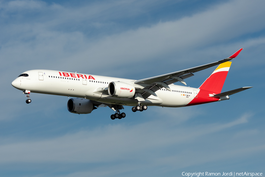 Iberia Airbus A350-941 (F-WWIW) | Photo 476553