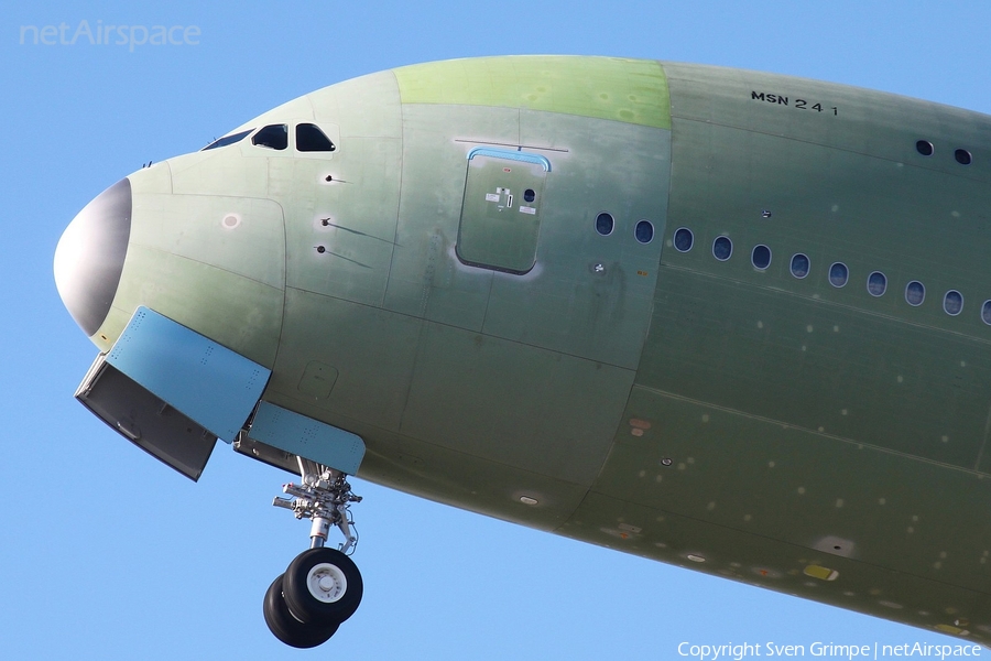 Emirates Airbus A380-861 (F-WWSG) | Photo 151477