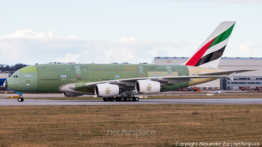 Emirates Airbus A380-842 (F-WWSH) | Photo 436800
