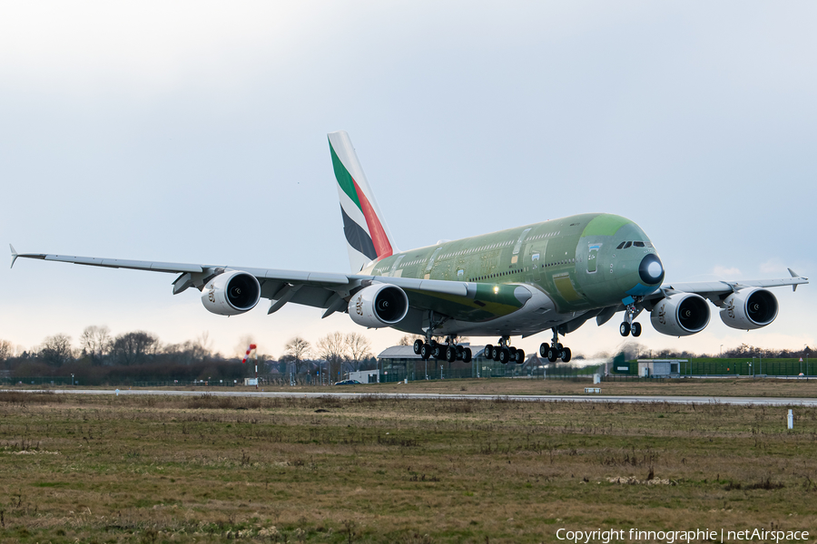 Emirates Airbus A380-842 (F-WWSH) | Photo 436868