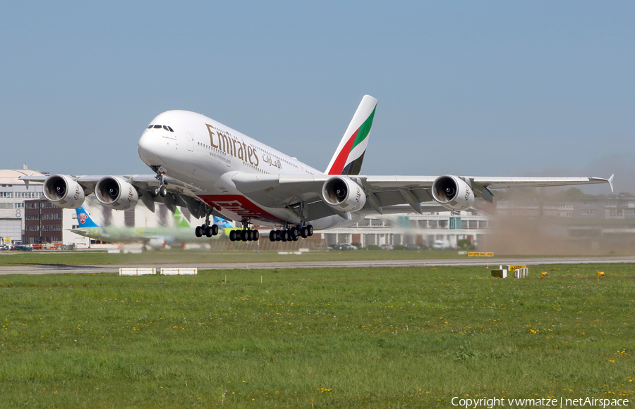 Emirates Airbus A380-842 (F-WWSK) | Photo 315535