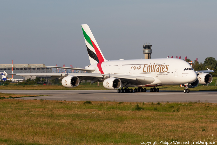 Emirates Airbus A380-842 (F-WWSO) | Photo 390061