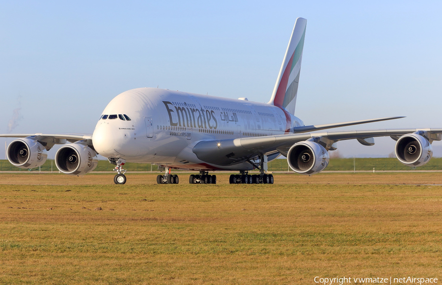 Emirates Airbus A380-842 (F-WWSR) | Photo 133212