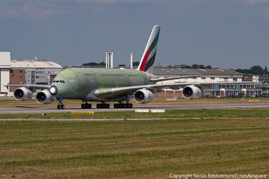 Emirates Airbus A380-842 (F-WWSS) | Photo 398332