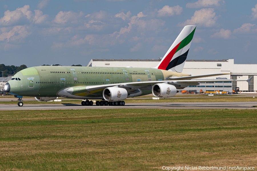 Emirates Airbus A380-842 (F-WWSS) | Photo 398334