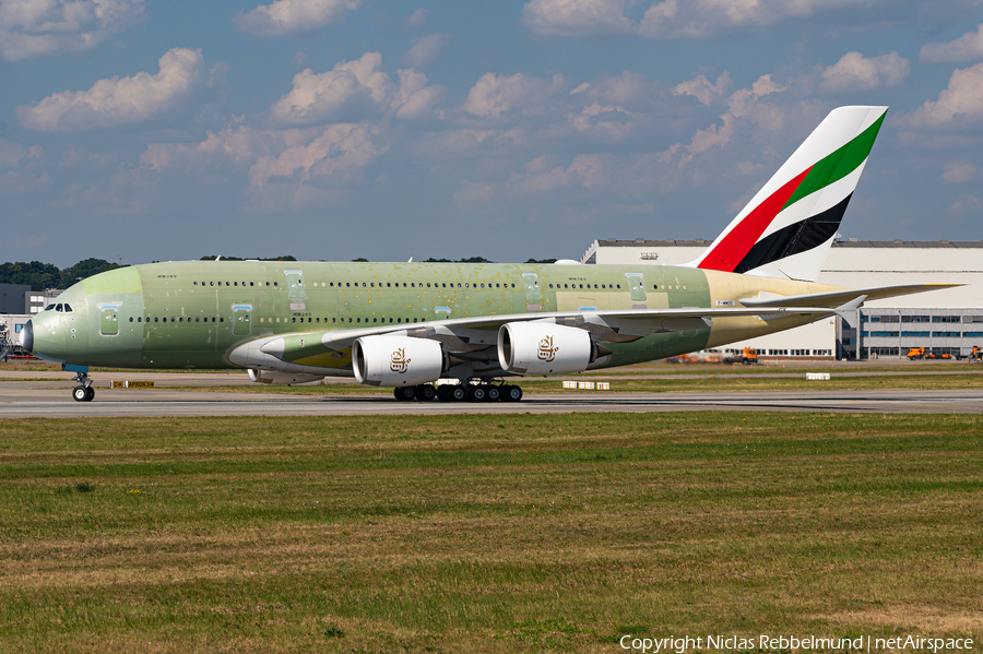 Emirates Airbus A380-842 (F-WWSS) | Photo 398335