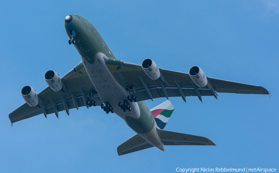 Emirates Airbus A380-842 (F-WWSU) | Photo 245911