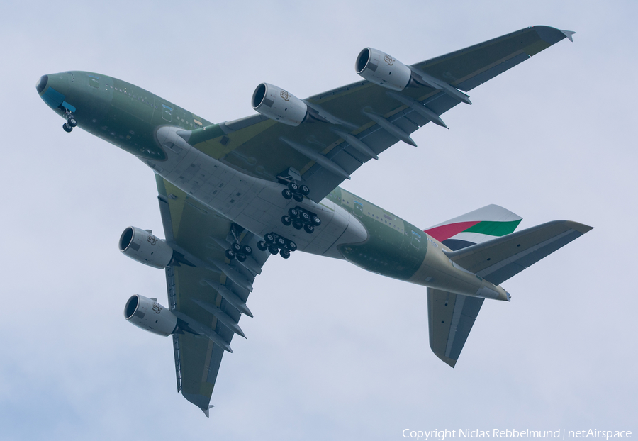 Emirates Airbus A380-842 (F-WWSU) | Photo 245912