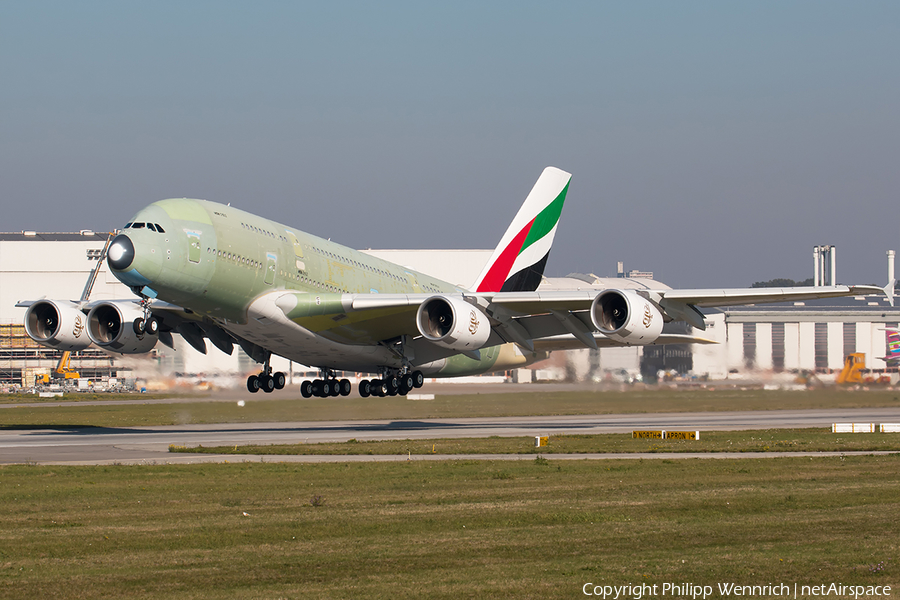 Emirates Airbus A380-842 (F-WWSY) | Photo 289025