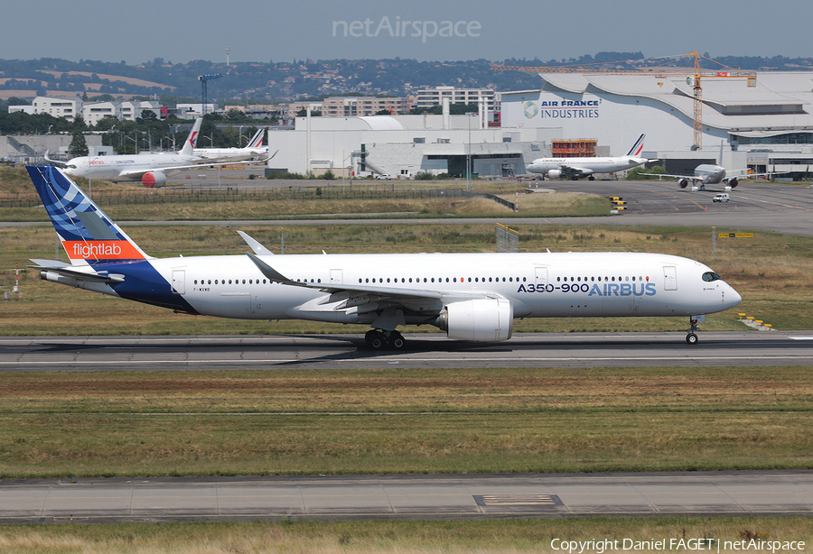 Airbus Industrie Airbus A350-941 (F-WXWB) | Photo 454417