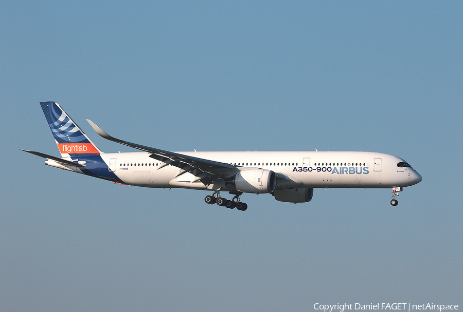 Airbus Industrie Airbus A350-941 (F-WXWB) | Photo 454420