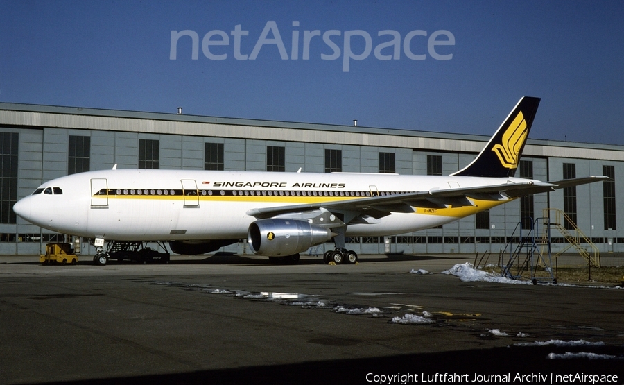 Singapore Airlines Airbus A300B4-203 (F-WZEC) | Photo 437587