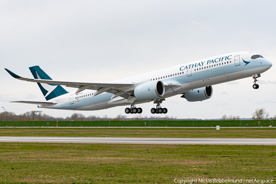 Cathay Pacific Airbus A350-941 (F-WZFO) | Photo 377824