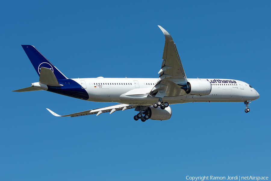 Lufthansa Airbus A350-941 (F-WZGA) | Photo 342070