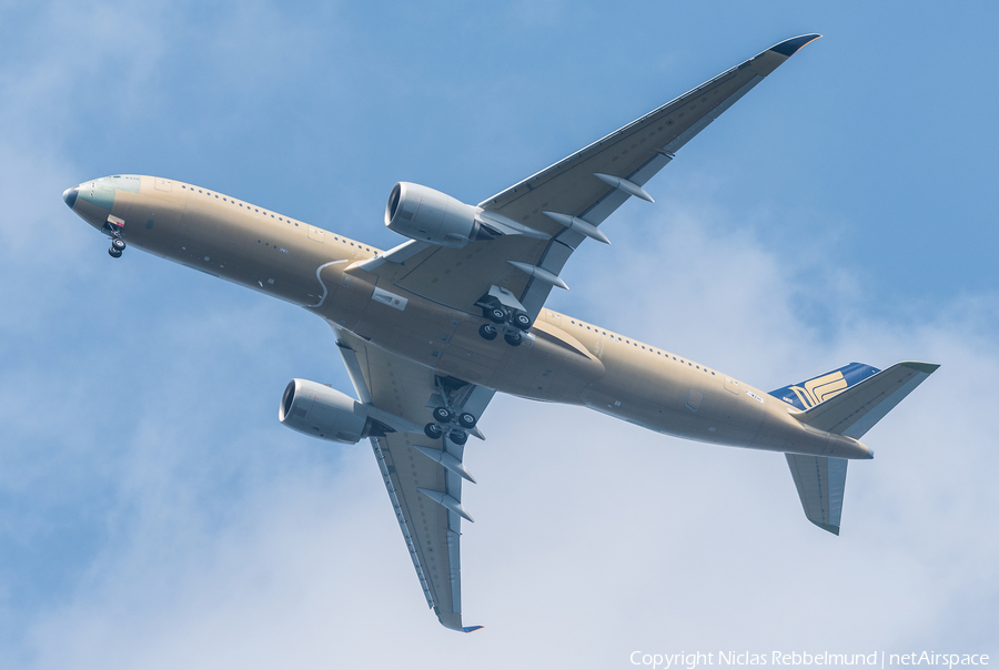 Singapore Airlines Airbus A350-941ULR (F-WZHI) | Photo 260940