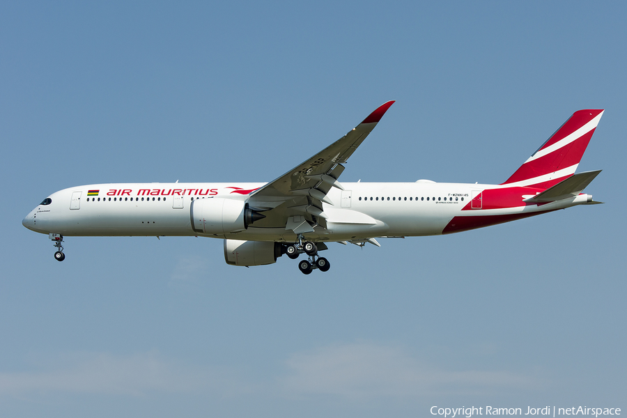 Air Mauritius Airbus A350-941 (F-WZNN) | Photo 194607