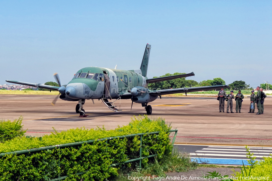 Brazilian Air Force (Forca Aerea Brasileira) Embraer C-95CM Bandeirante (FAB2332) | Photo 498601