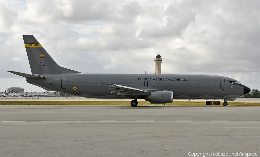 Colombian Air Force (Fuerza Aerea Colombiana) Boeing 737-4S3(SF) (FAC1208) | Photo 120235