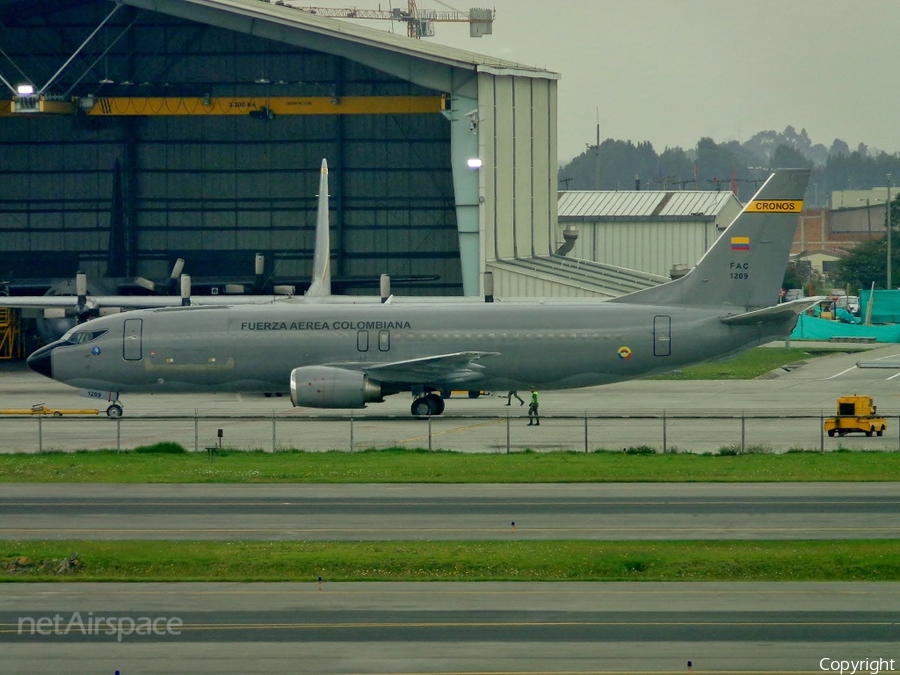 Colombian Air Force (Fuerza Aerea Colombiana) Boeing 737-46B(C) (FAC1209) | Photo 38960