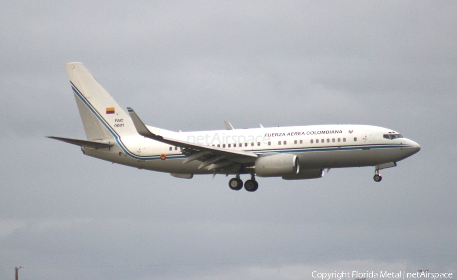 Colombian Air Force (Fuerza Aerea Colombiana) Boeing 737-74V(BBJ) (FAC0001) | Photo 583206
