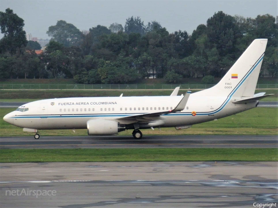 Colombian Air Force (Fuerza Aerea Colombiana) Boeing 737-74V(BBJ) (FAC0001) | Photo 300986