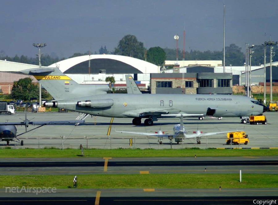Colombian Air Force (Fuerza Aerea Colombiana) Boeing 727-2X3F(Adv) (FAC1204) | Photo 67075