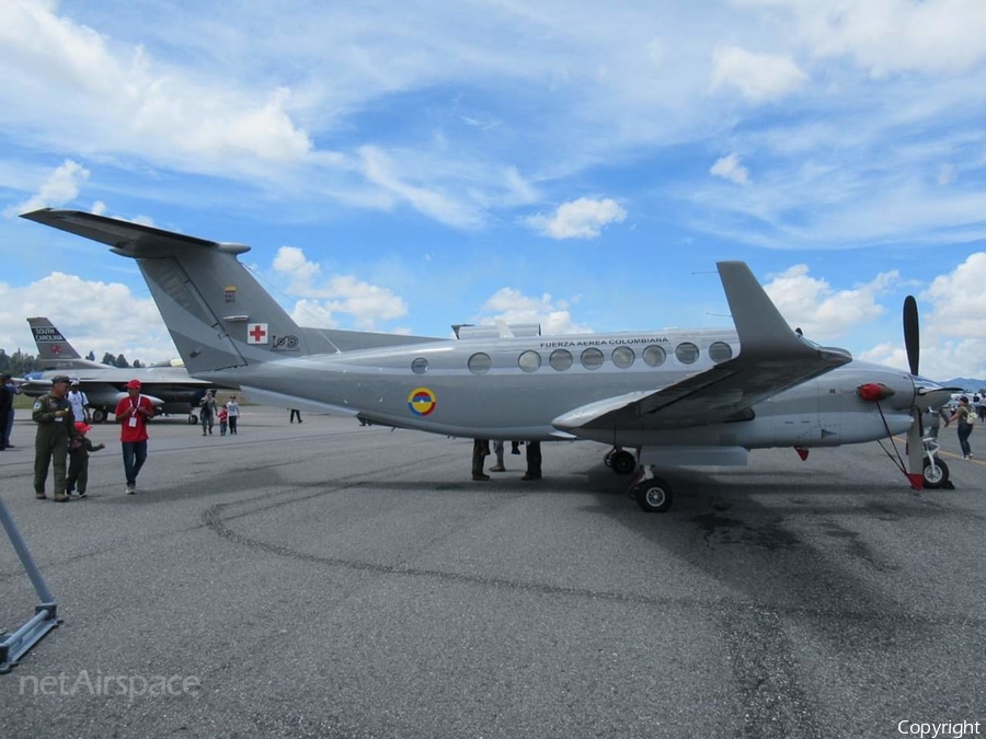 Colombian Air Force (Fuerza Aerea Colombiana) Beech King Air 350i (FAC5077) | Photo 350861