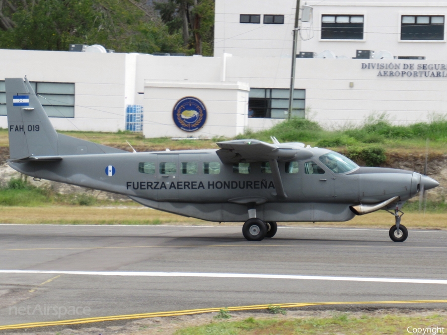 Honduran Air Force (Fuerza Aerea Hondurena) Cessna 208B Grand Caravan EX (FAH019) | Photo 371451