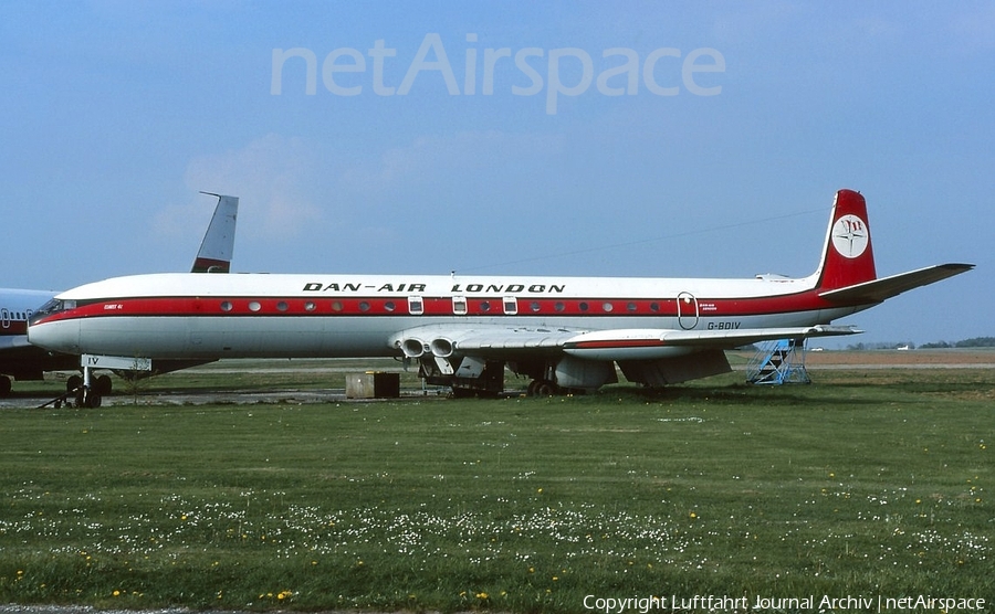 Dan-Air London De Havilland Comet 4C (G-BDIV) | Photo 422527