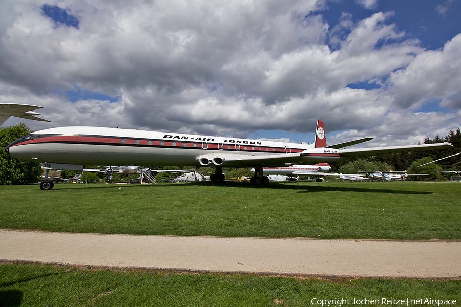 Dan-Air London De Havilland Comet 4C (G-BDIW) | Photo 76985