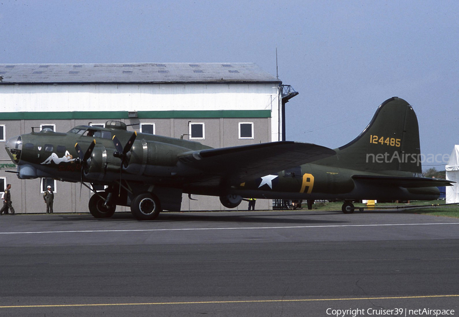 (Private) Boeing B-17G Flying Fortress (G-BEDF) | Photo 541664