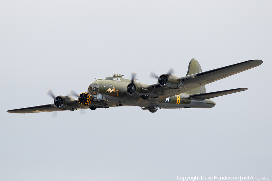 (Private) Boeing B-17G Flying Fortress (G-BEDF) | Photo 450135