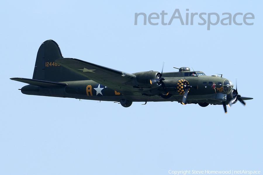 (Private) Boeing B-17G Flying Fortress (G-BEDF) | Photo 260595