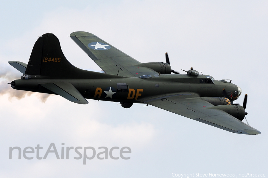 (Private) Boeing B-17G Flying Fortress (G-BEDF) | Photo 282458