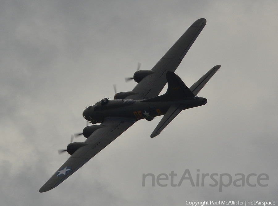 (Private) Boeing B-17G Flying Fortress (G-BEDF) | Photo 32233