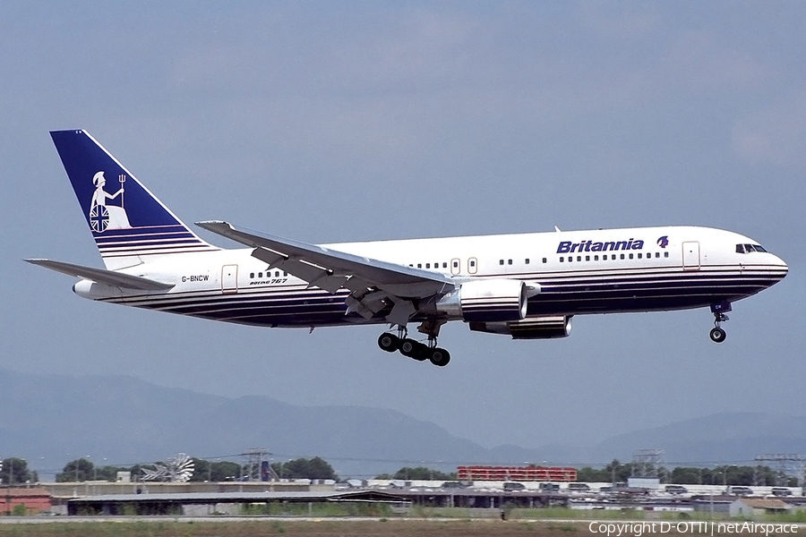 Britannia Airways Boeing 767-204 (G-BNCW) | Photo 143846
