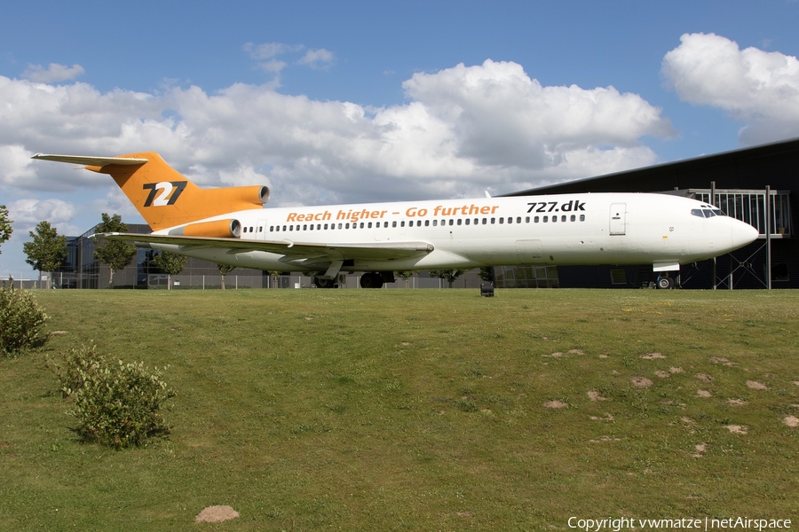 (Private) Boeing 727-276(Adv) (G-BNNI) | Photo 80557