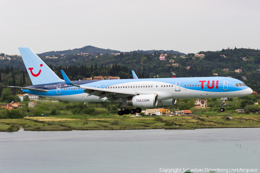 TUI Airways UK Boeing 757-204 (G-BYAY) | Photo 256476