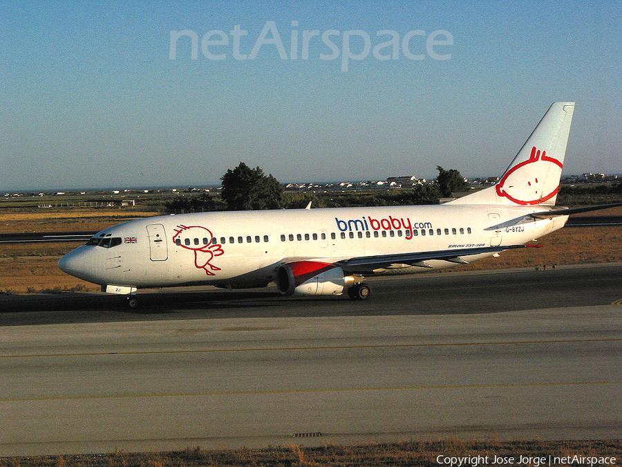 bmibaby Boeing 737-3Q8 (G-BYZJ) | Photo 477659