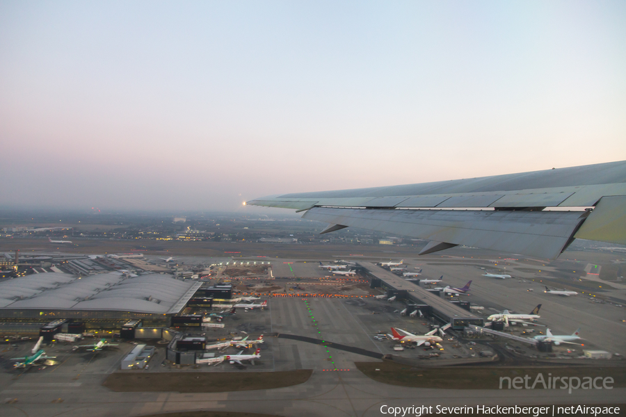 British Airways Boeing 767-336(ER) (G-BZHA) | Photo 224964