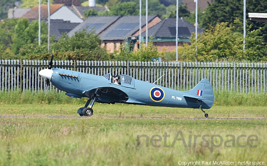 (Private) Supermarine Aircraft Spitfire Mk.26 (G-CIEN) | Photo 574361