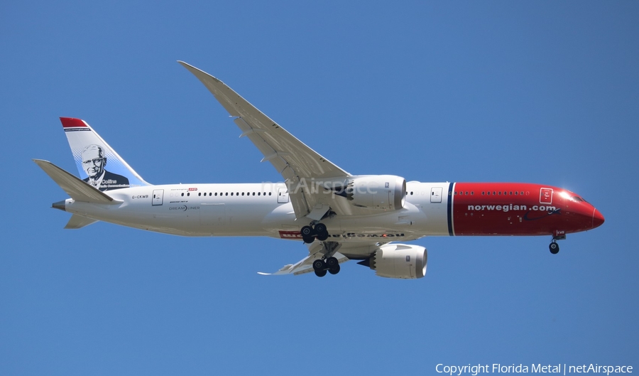 Norwegian Air UK Boeing 787-9 Dreamliner (G-CKWB) | Photo 543993