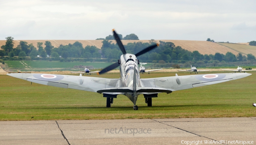 (Private) Supermarine Spitfire TR Mk IX (G-CTIX) | Photo 442337