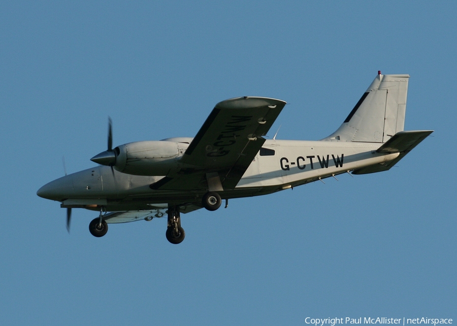 (Private) Piper PA-34-200T Seneca II (G-CTWW) | Photo 8891