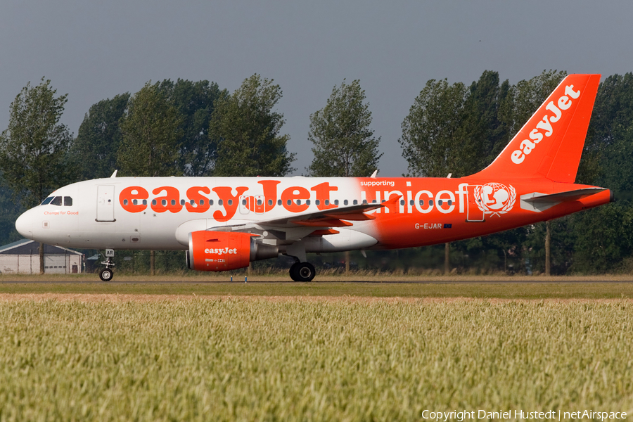 easyJet Airbus A319-111 (G-EJAR) | Photo 617930