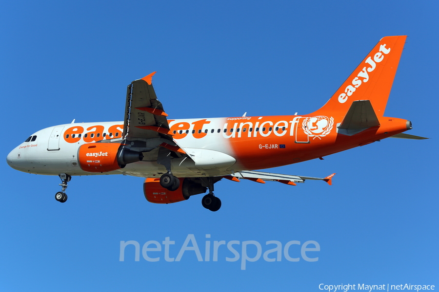 easyJet Airbus A319-111 (G-EJAR) | Photo 136232