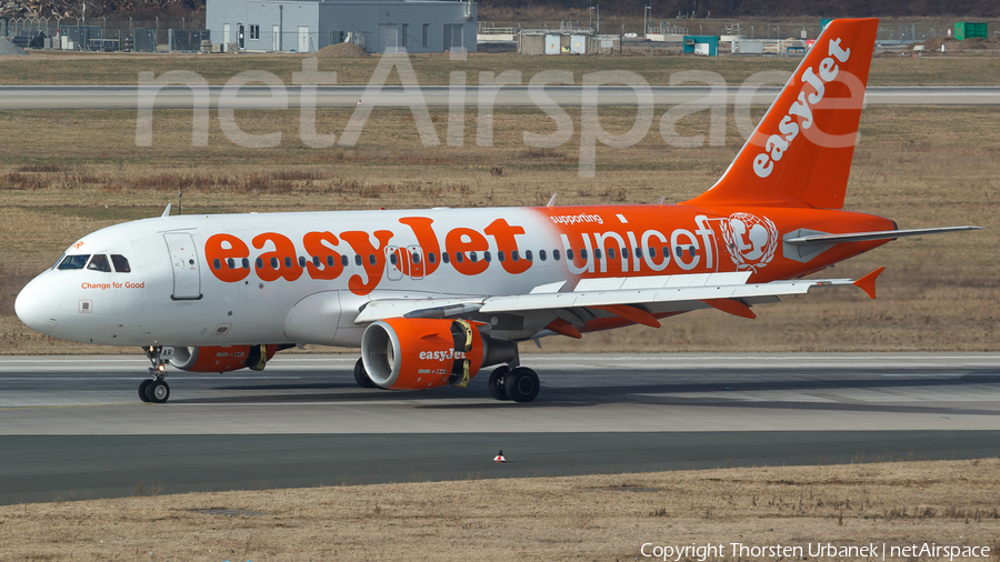 easyJet Airbus A319-111 (G-EJAR) | Photo 305259