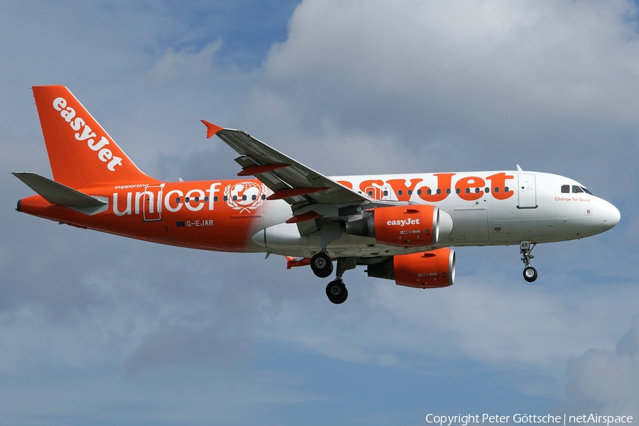 easyJet Airbus A319-111 (G-EJAR) | Photo 111215