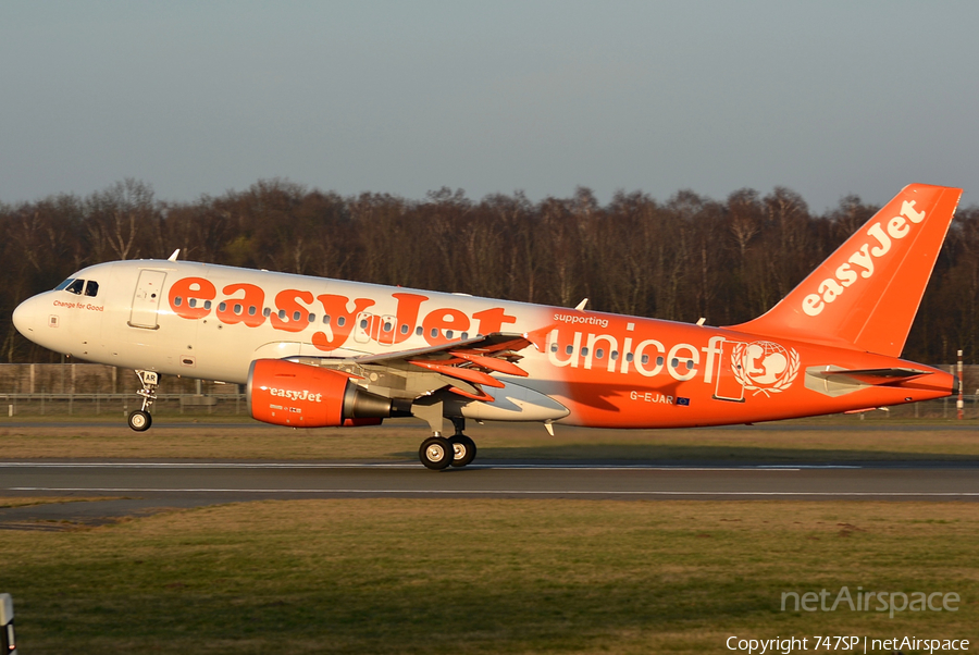 easyJet Airbus A319-111 (G-EJAR) | Photo 42586