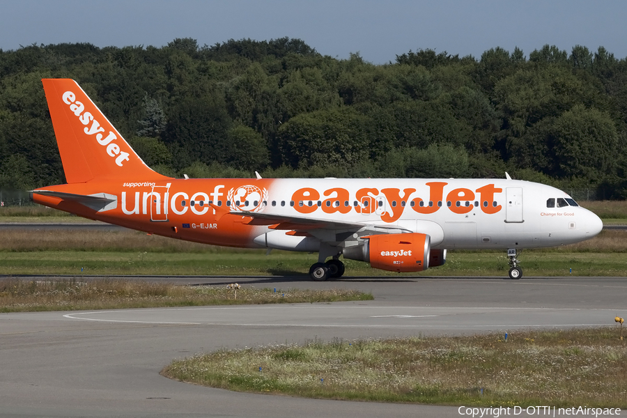 easyJet Airbus A319-111 (G-EJAR) | Photo 412526